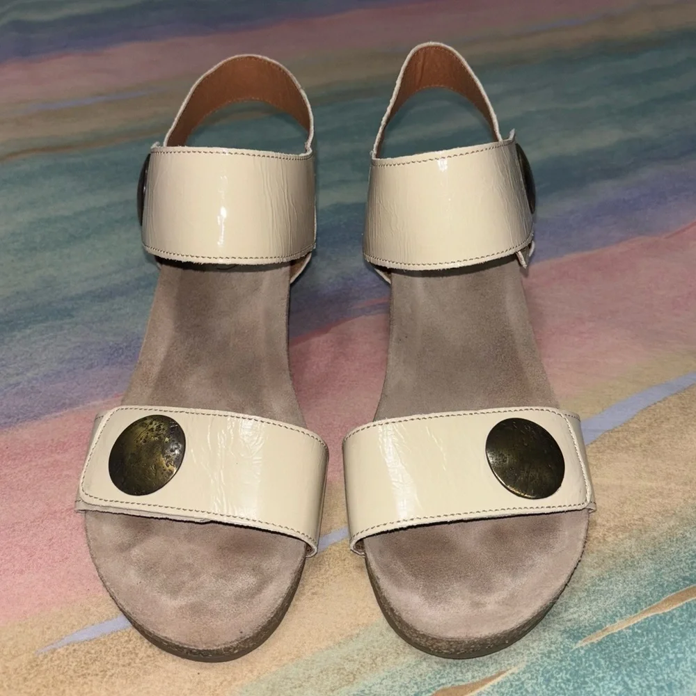 Taos Carousel 2-Strap Wedge Sandals women’s size EU 41 / US 10 - 10.5